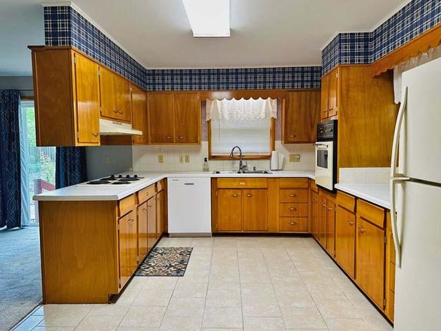 200 ROCKINGHAM DR, Columbia, MO 65203