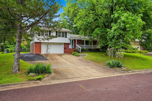 200 ROCKINGHAM DR, Columbia, MO 65203