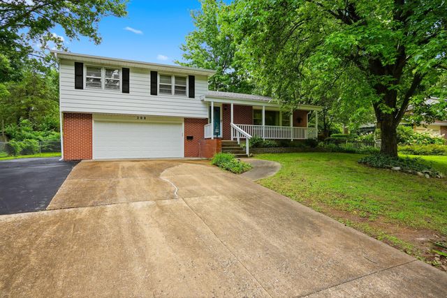 200 ROCKINGHAM DR, Columbia, MO 65203