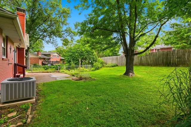 200 ROCKINGHAM DR, Columbia, MO 65203