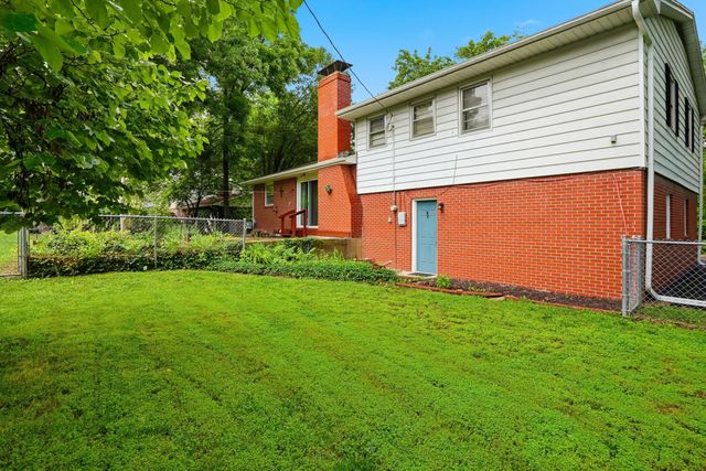 200 ROCKINGHAM DR, Columbia, MO 65203