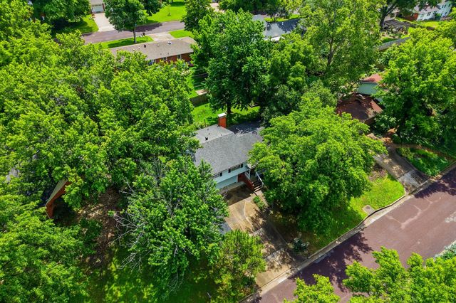 200 ROCKINGHAM DR, Columbia, MO 65203