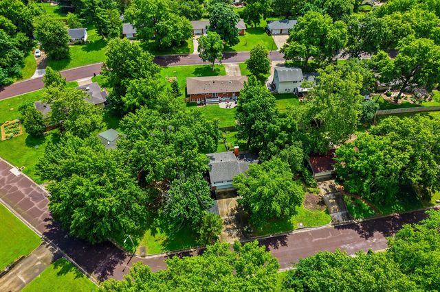 200 ROCKINGHAM DR, Columbia, MO 65203