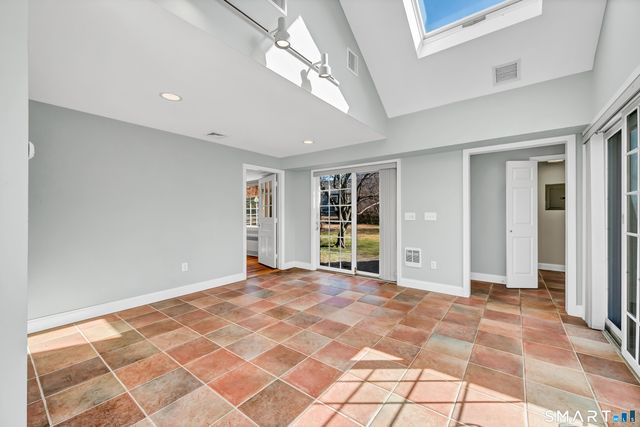 1 Reservoir Road, Newtown, CT 06470