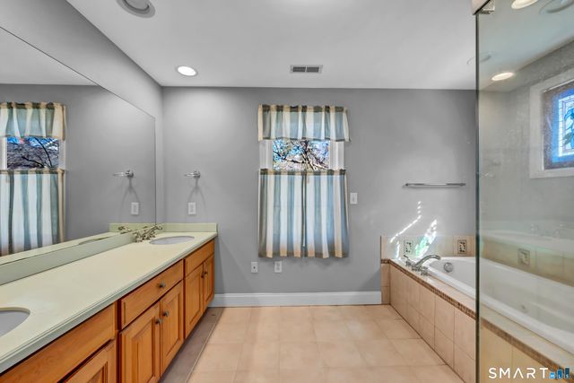 1 Reservoir Road, Newtown, CT 06470