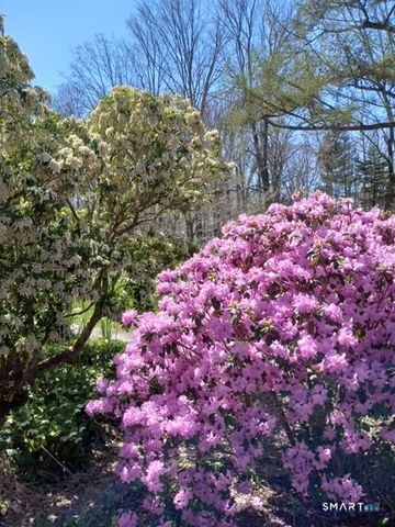 1 Reservoir Road, Newtown, CT 06470