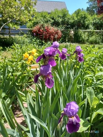 1 Reservoir Road, Newtown, CT 06470