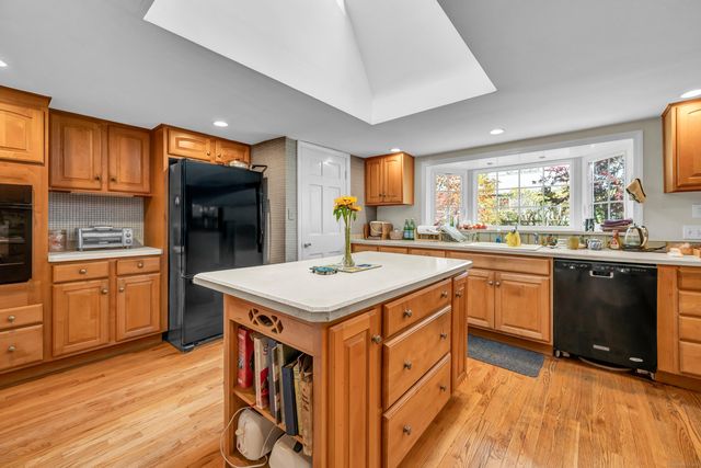 1 Reservoir Road, Newtown, CT 06470