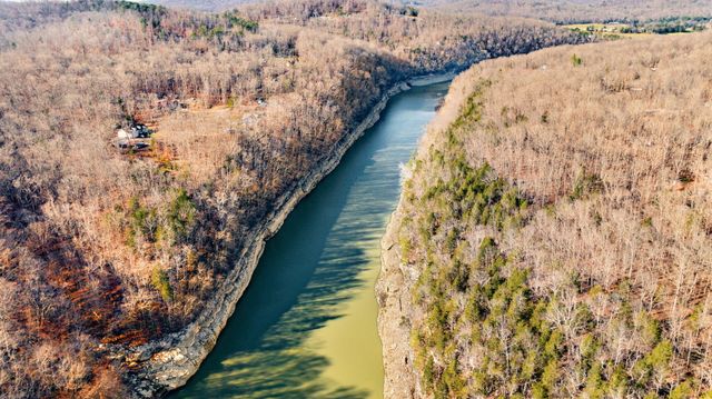 1310 R.L Colyer Road, Somerset, KY 42501