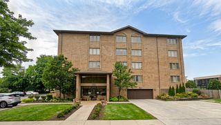 9510 S Kolmar Avenue 408, Oak Lawn, IL 60453