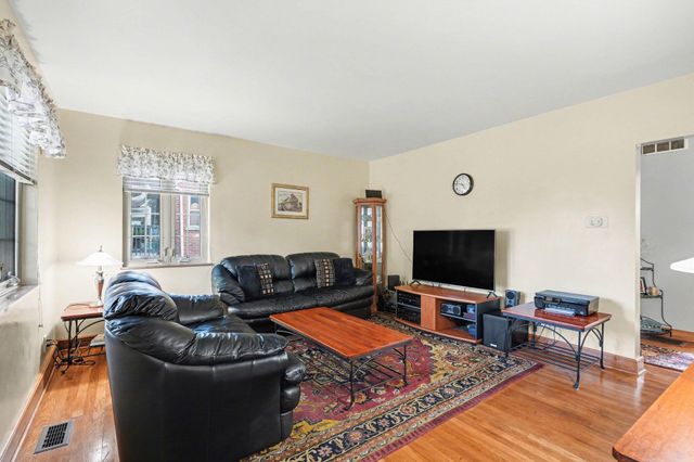 70 Eastern Avenue, Elsmere, KY 41018
