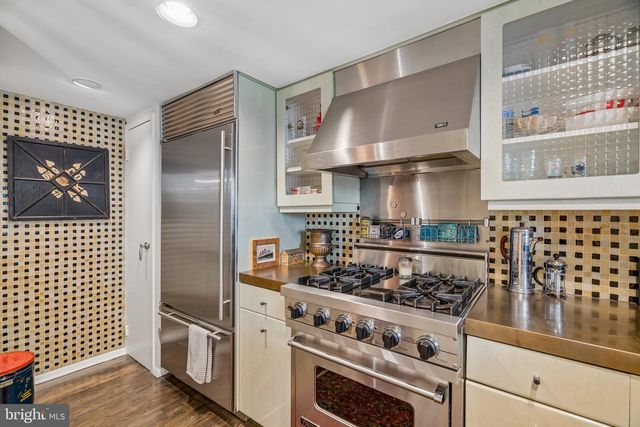 16 SAINT JAMES CT, Philadelphia, PA 19106