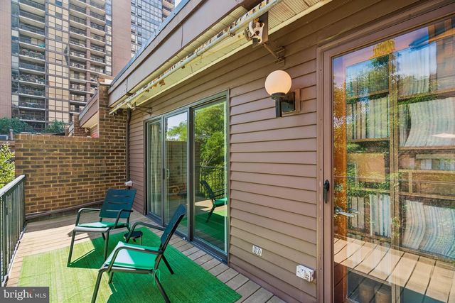 16 SAINT JAMES CT, Philadelphia, PA 19106