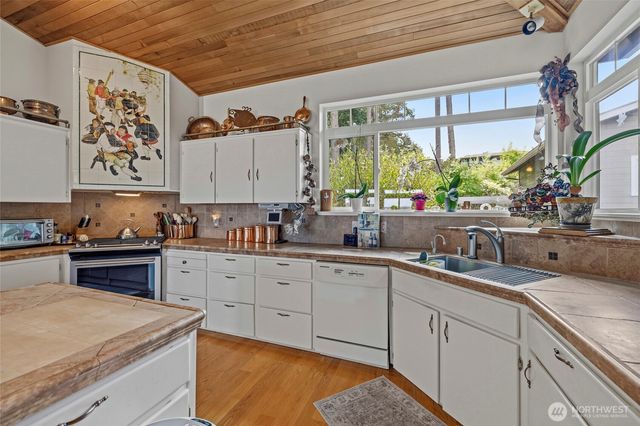 615 NE 4th Street, Coupeville, WA 98239
