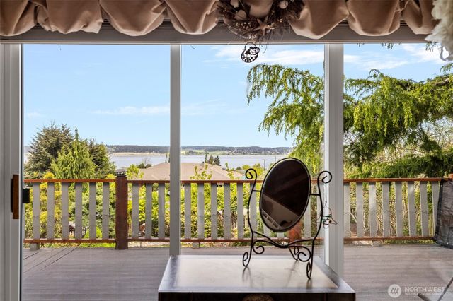 615 NE 4th Street, Coupeville, WA 98239