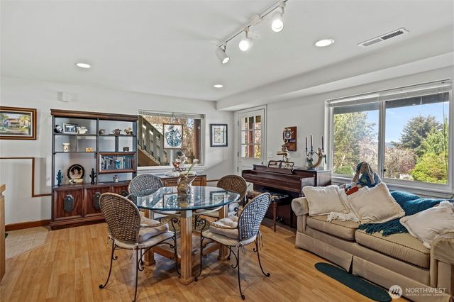 615 NE 4th Street, Coupeville, WA 98239