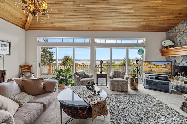 615 NE 4th Street, Coupeville, WA 98239