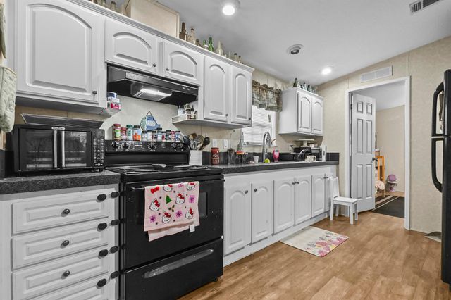 8333 SE Sandy Lane, Hobe Sound, FL 33455