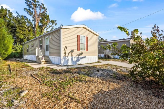 8333 SE Sandy Lane, Hobe Sound, FL 33455