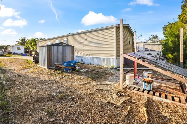 8333 SE Sandy Lane, Hobe Sound, FL 33455