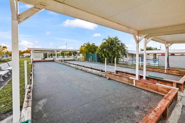 8333 SE Sandy Lane, Hobe Sound, FL 33455