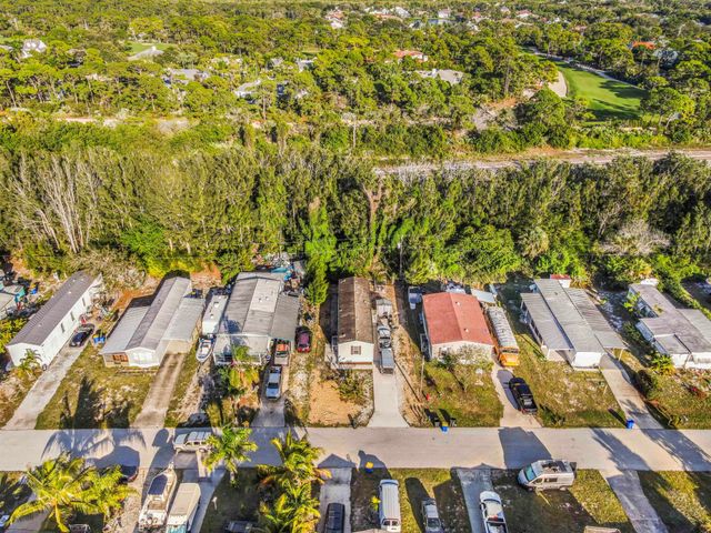 8333 SE Sandy Lane, Hobe Sound, FL 33455