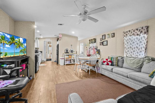 8333 SE Sandy Lane, Hobe Sound, FL 33455