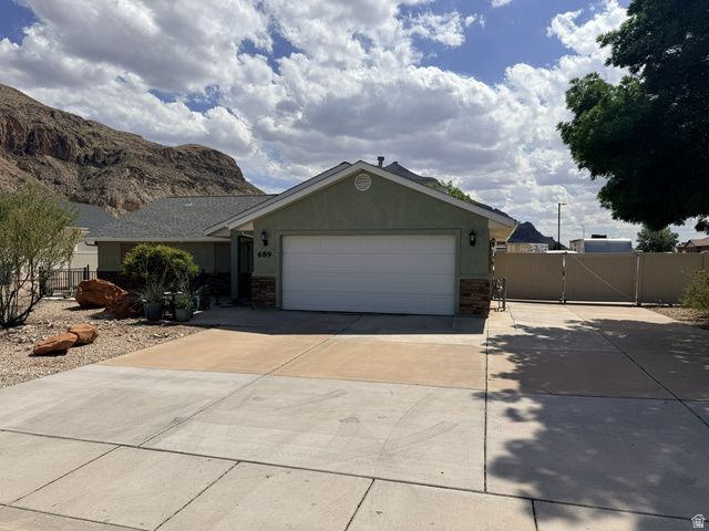 689 W 2050 S, Hurricane, UT 84737