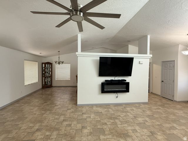 689 W 2050 S, Hurricane, UT 84737