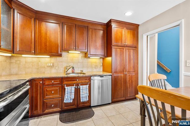 342 Pond Court 9C, Twp Of Washington, NJ 07676