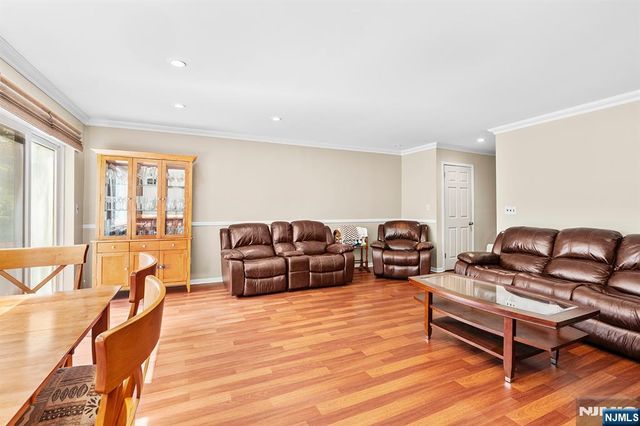 342 Pond Court 9C, Twp Of Washington, NJ 07676