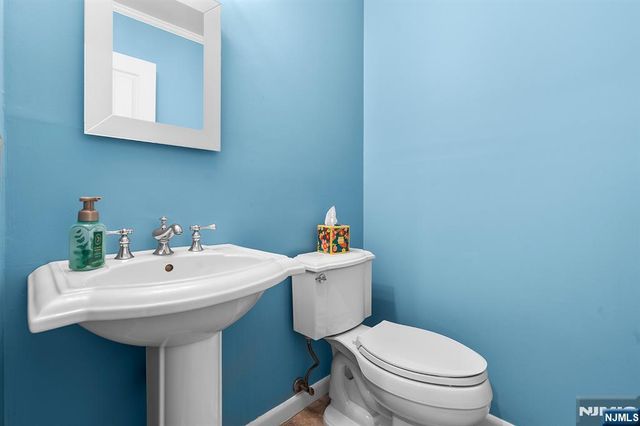 342 Pond Court 9C, Twp Of Washington, NJ 07676