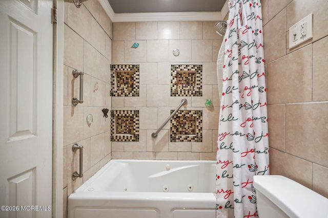 3 Seagull Lane, Howell, NJ 07731