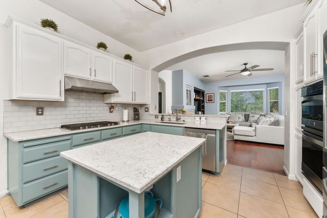 7951 Bothwell Dr, Sacramento, CA 95829
