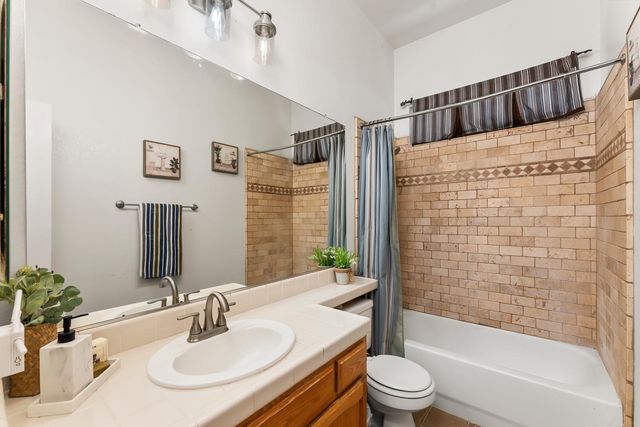 7951 Bothwell Dr, Sacramento, CA 95829