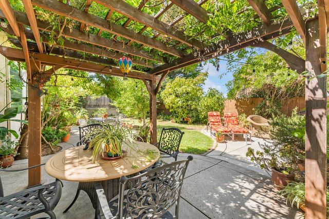 7951 Bothwell Dr, Sacramento, CA 95829