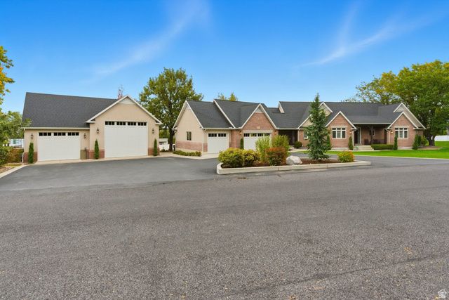 5873 S JORDAN CANAL RD, Taylorsville, UT 84129