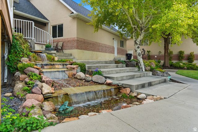 5873 S JORDAN CANAL RD, Taylorsville, UT 84129