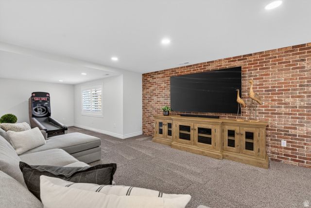 5873 S JORDAN CANAL RD, Taylorsville, UT 84129