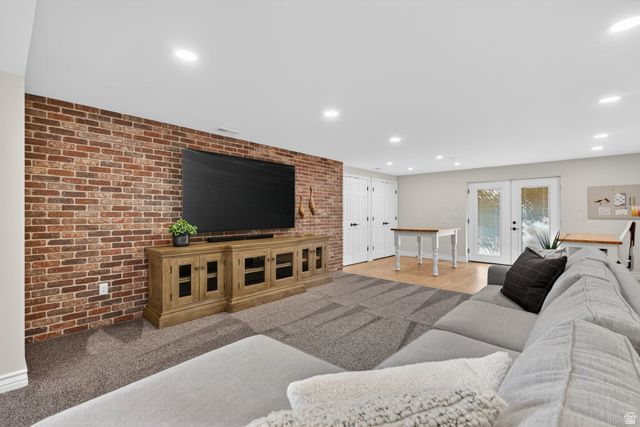 5873 S JORDAN CANAL RD, Taylorsville, UT 84129