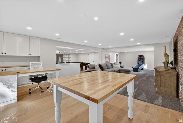 5873 S JORDAN CANAL RD, Taylorsville, UT 84129