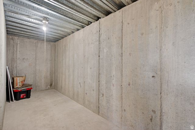 5873 S JORDAN CANAL RD, Taylorsville, UT 84129