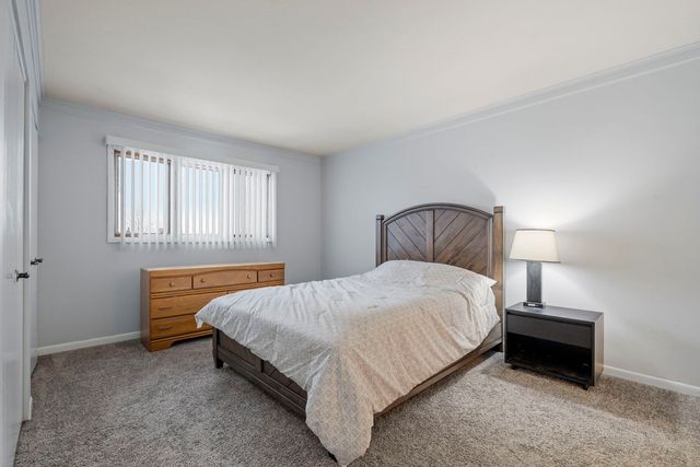 16345 Brementowne Drive, Tinley Park, IL 60477