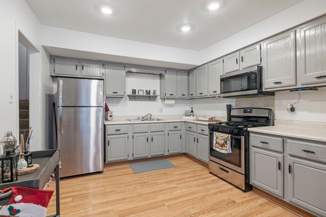 16345 Brementowne Drive, Tinley Park, IL 60477