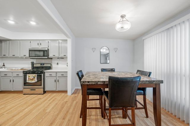 16345 Brementowne Drive, Tinley Park, IL 60477