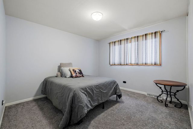 16345 Brementowne Drive, Tinley Park, IL 60477