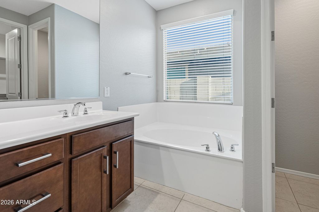 5220 S COBALT --, Mesa, AZ 85212 — photo 4