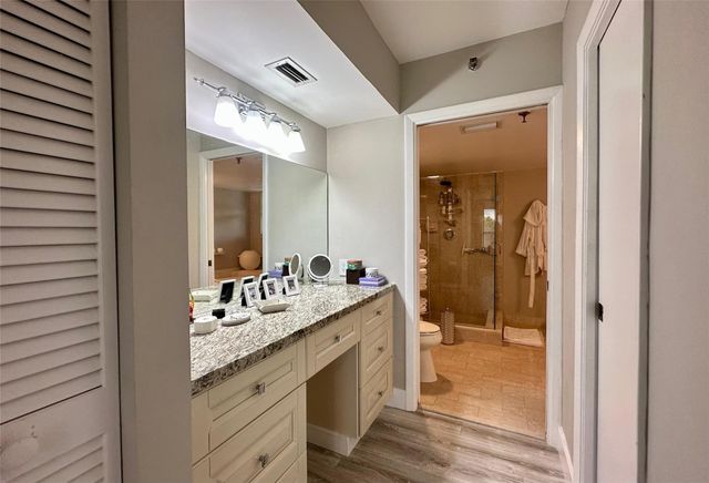 7582 Regency Lake Drive, Boca Raton, FL 33433