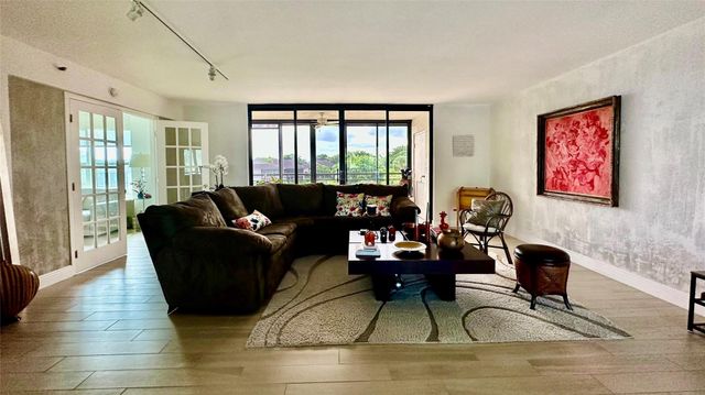 7582 Regency Lake Drive, Boca Raton, FL 33433