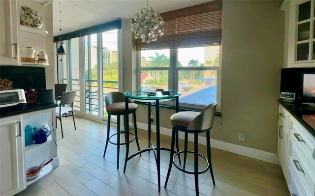 7582 Regency Lake Drive, Boca Raton, FL 33433
